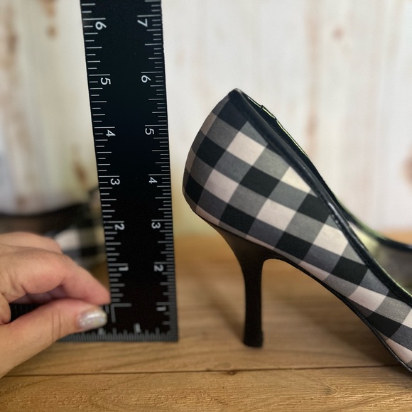 Never worn Unlisted black and white checkered heels - Picture 5 of 5